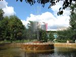 20130725-008- работающий фонтан посреди парка - главное его украшение